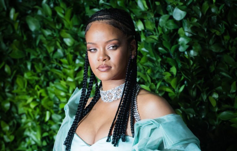 Singer Rihanna Get A Boob Job