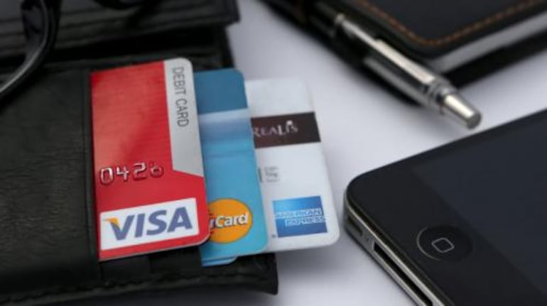 Credit Card or Debit Card - Choosing the Best Payment Method for You