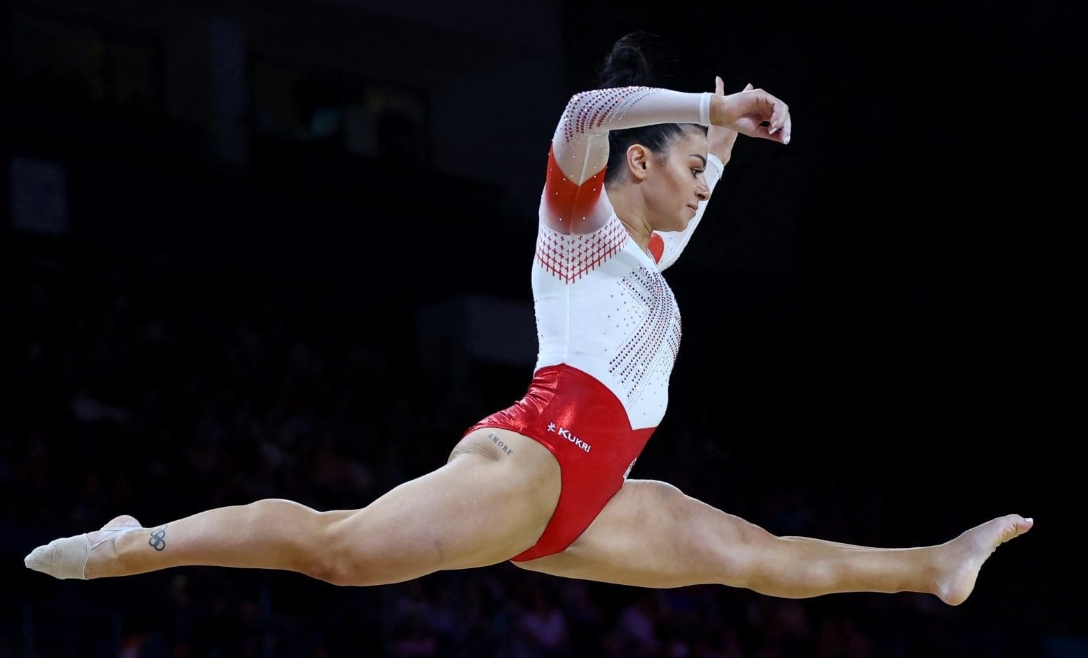 Is Claudia Fragapane A Dwarf Everything To Know About British Gymnast Family Injury Explained